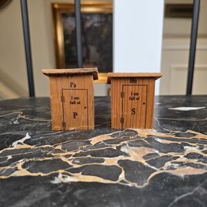 Ma & Pa Outhouse Shakers "I am full of S/P" Vintage Souvenir Clare Michigan